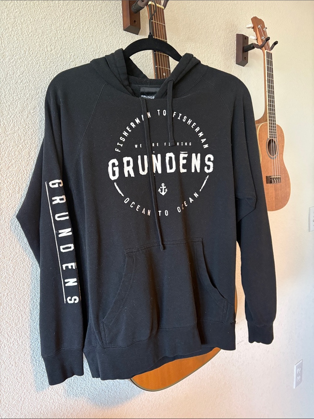 Grundéns Women's Black Logo Pullover Hoodie